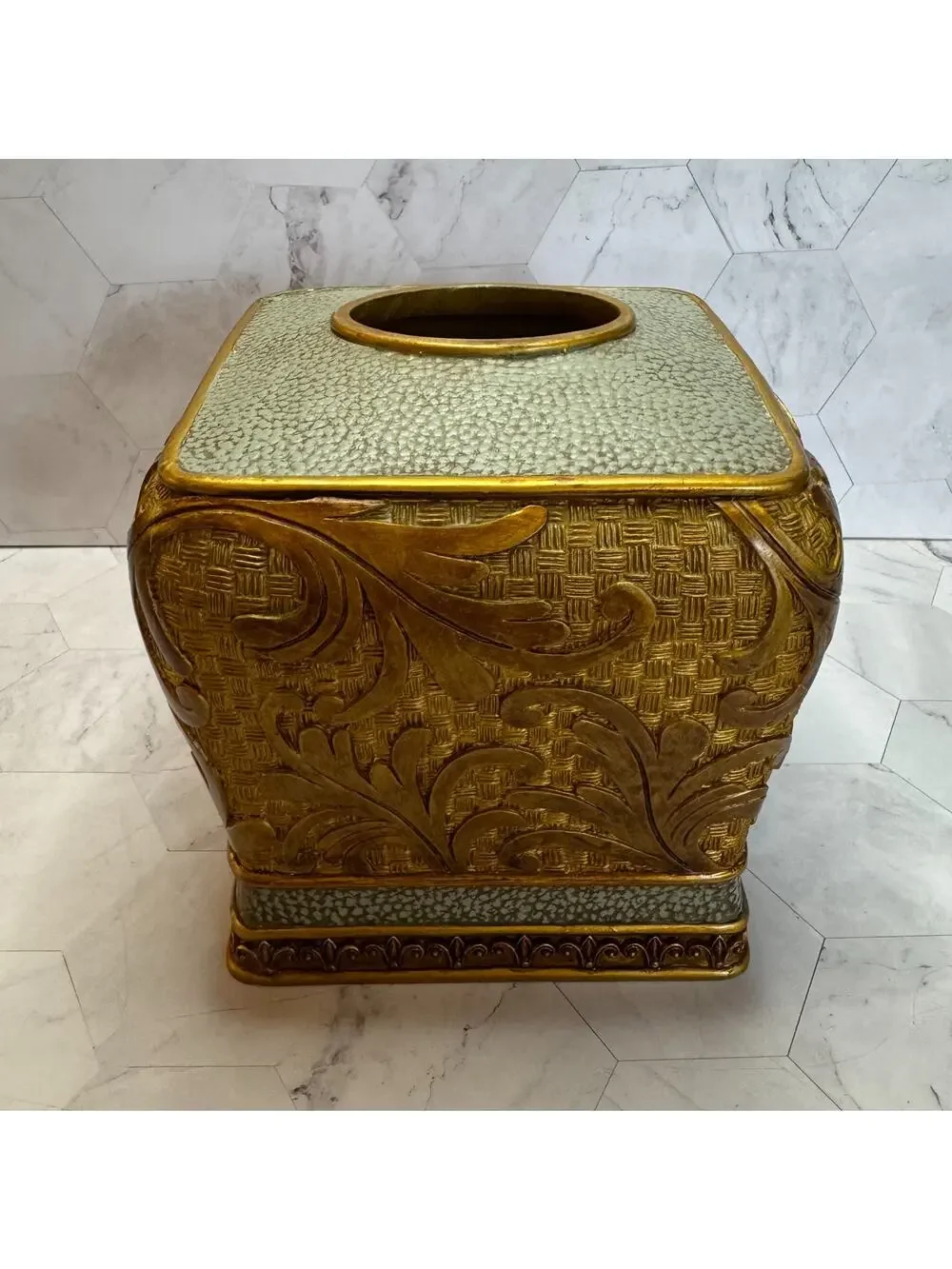 Vtg Tissue Box Cover Ornate Decorative Square Resin Baroque Scrolling Leaf EUC